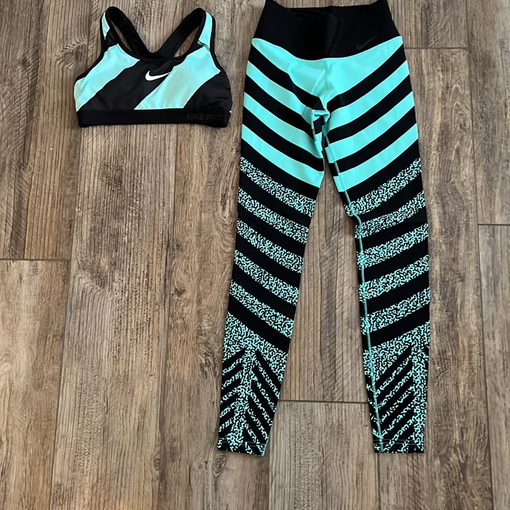 Rare Nike Pro Set- Bra Small - XS Leggings